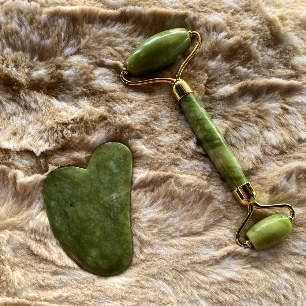 Jade Facial Roller & Gua Sha Set